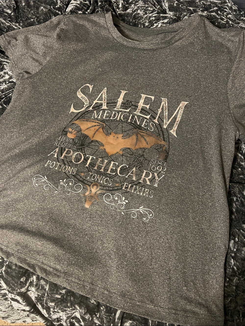 Salem Tee - Size L
